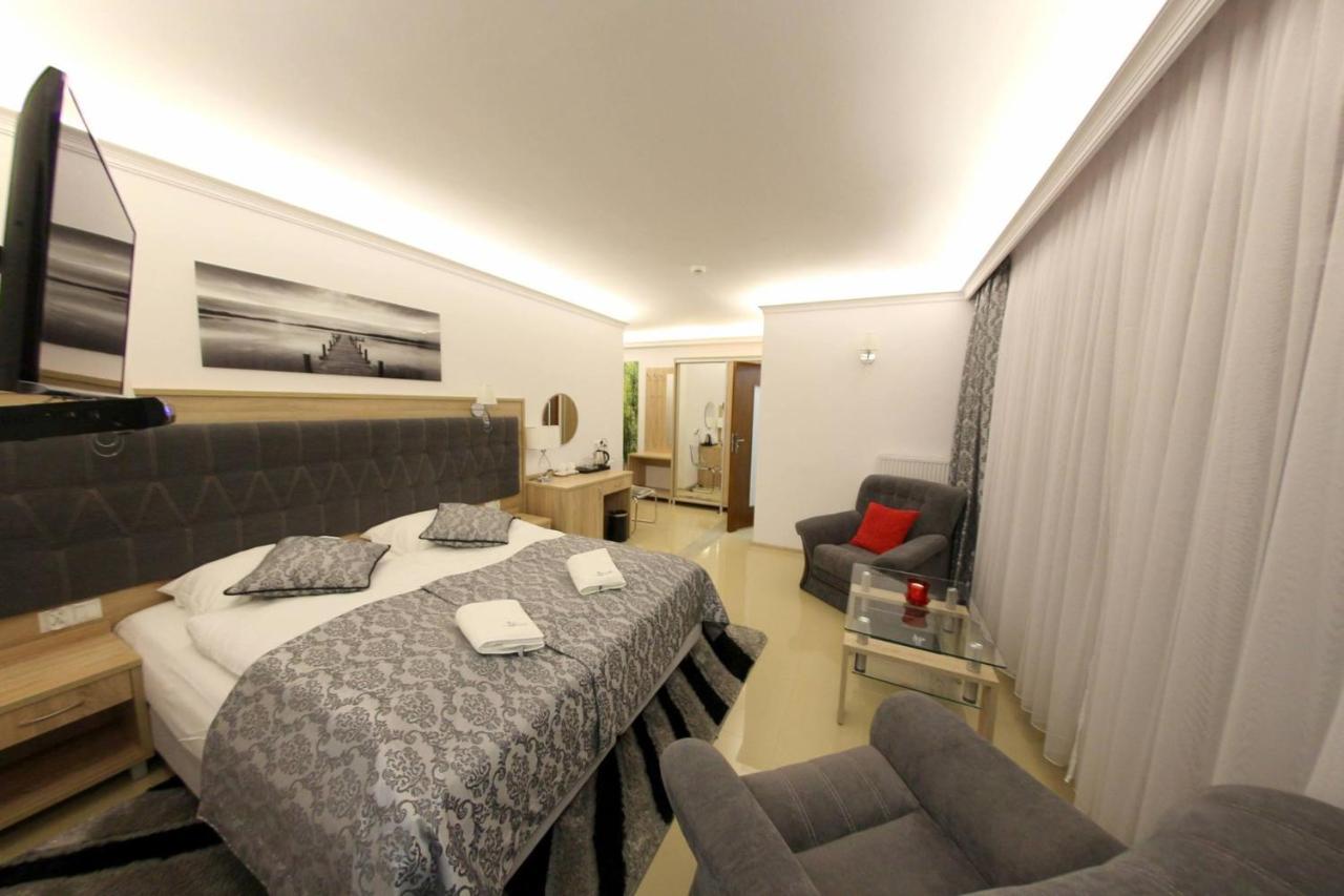 Hotel Wichrowe Wzgórze Chmielno Exterior foto